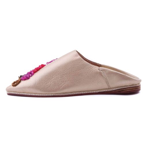 Babouche motifs multicouleurs En Cuir Beige Perlé modèle 2021. – Image 3